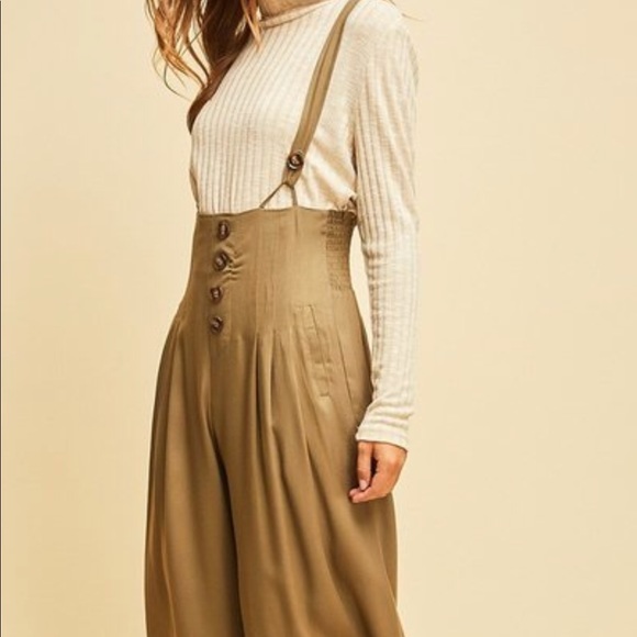 Wide leg Olive Pants - Picture 3 of 6